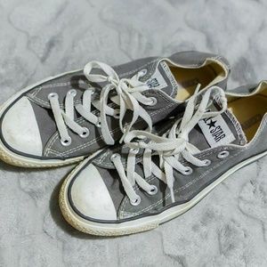 Women gray Converse 8